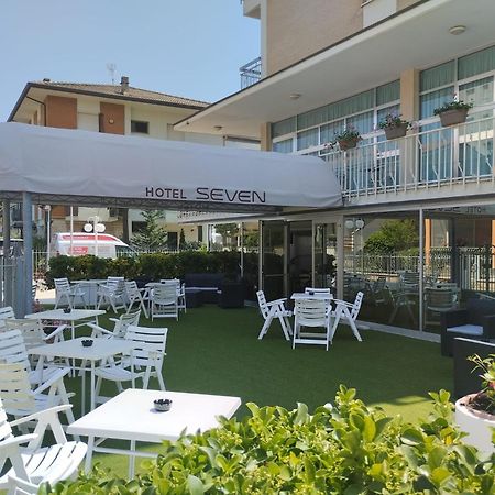 Hotel Seven Rimini Exterior foto