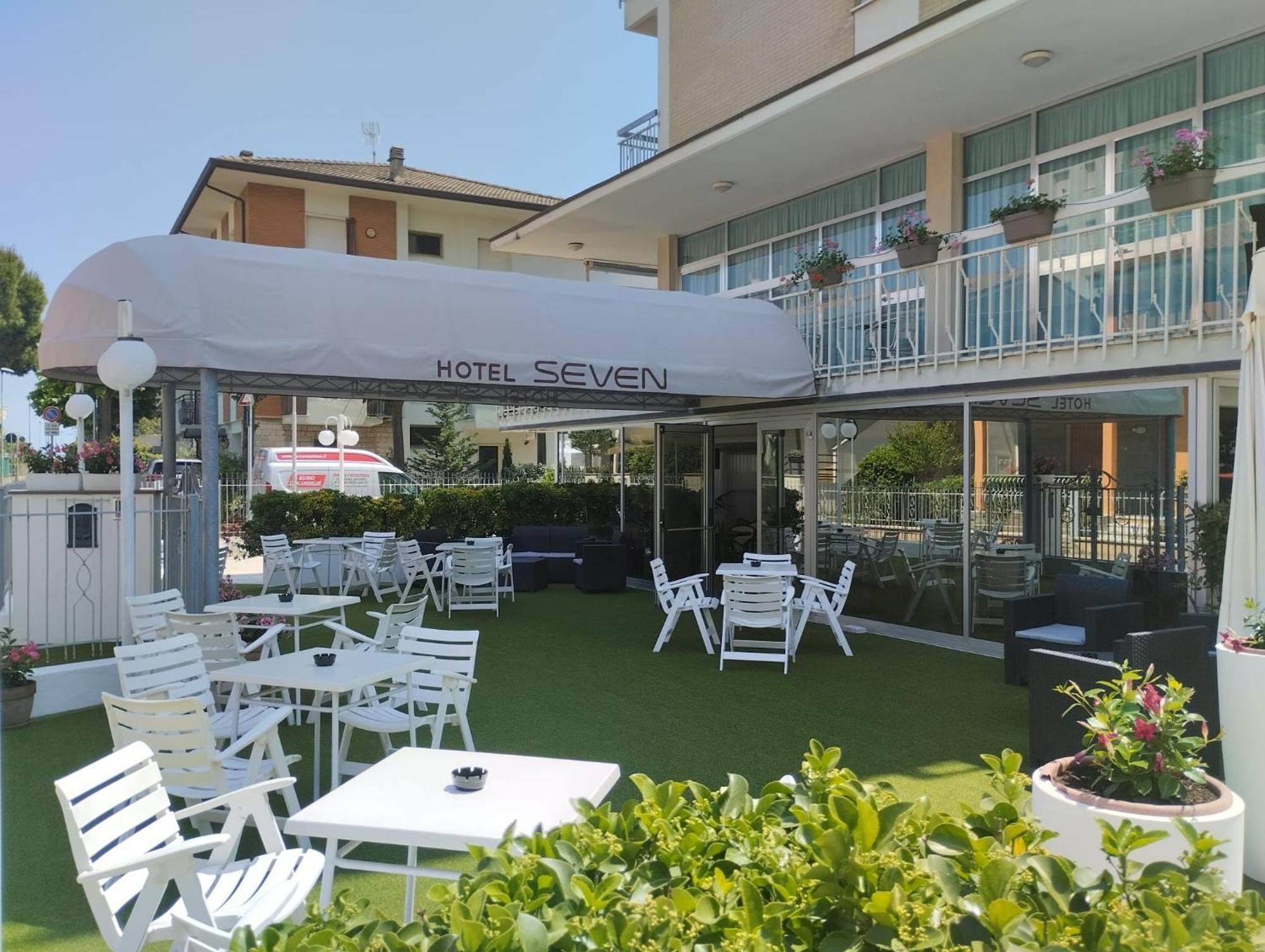 Hotel Seven Rimini Exterior foto